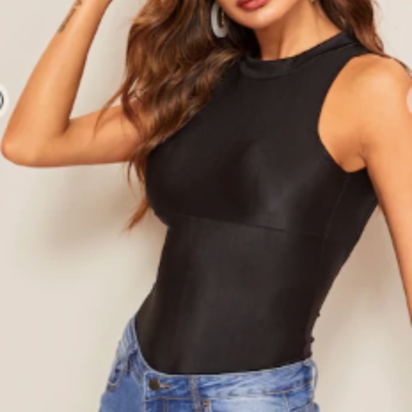 Last one! 💋 Backless Bodysuit - Picture 3 of 5